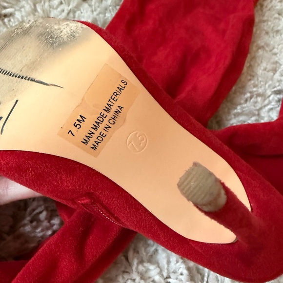 Chic Scarlet Over-the-Knee Boots - Picture 5 of 6